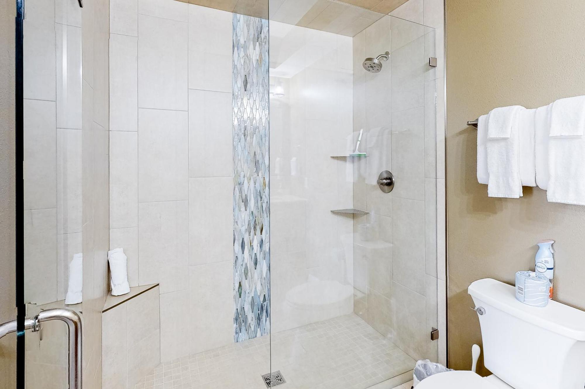 Emerald Waters Destin Room photo